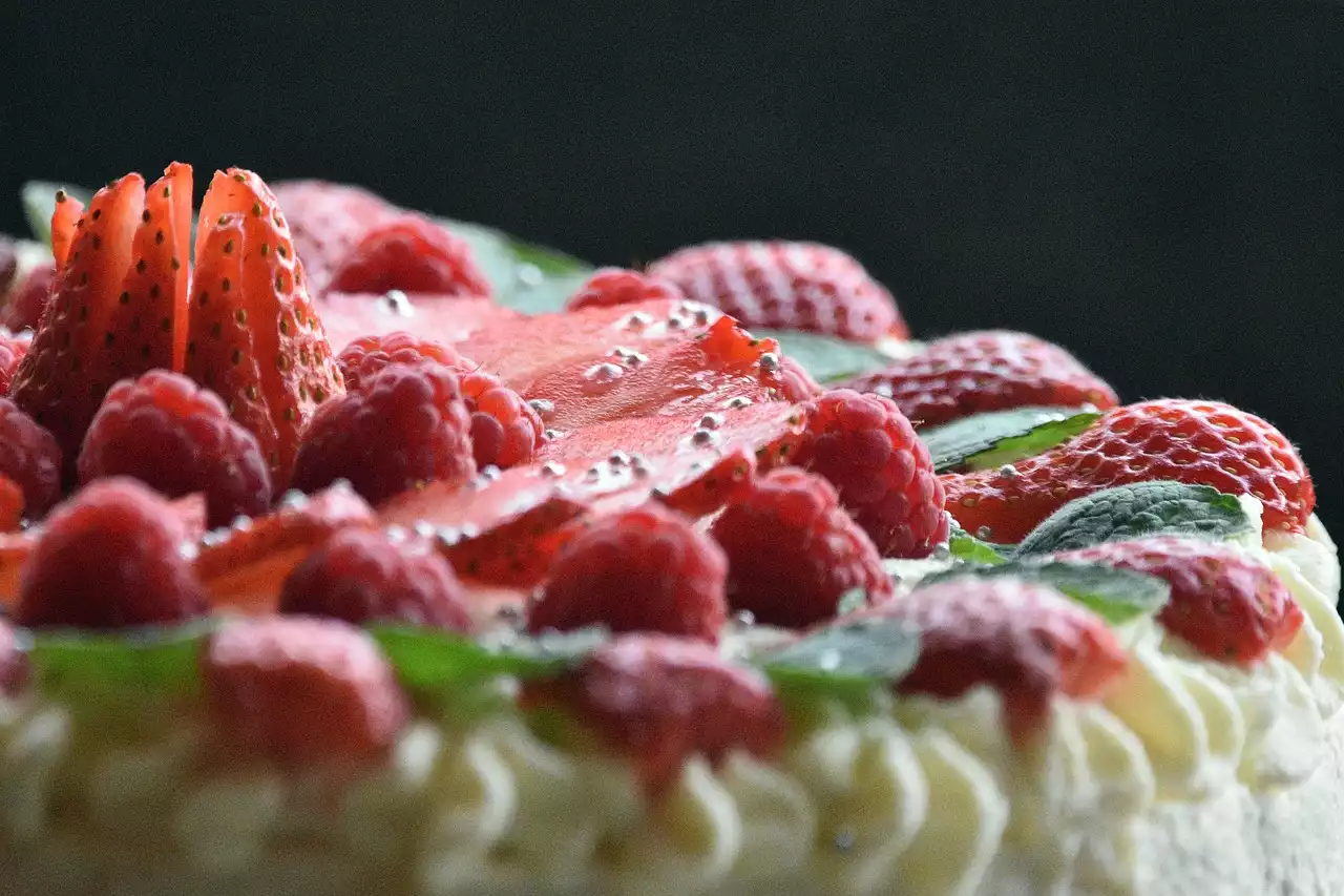 Zdrowe alternatywy dla tradycyjnego tortu urodzinowego